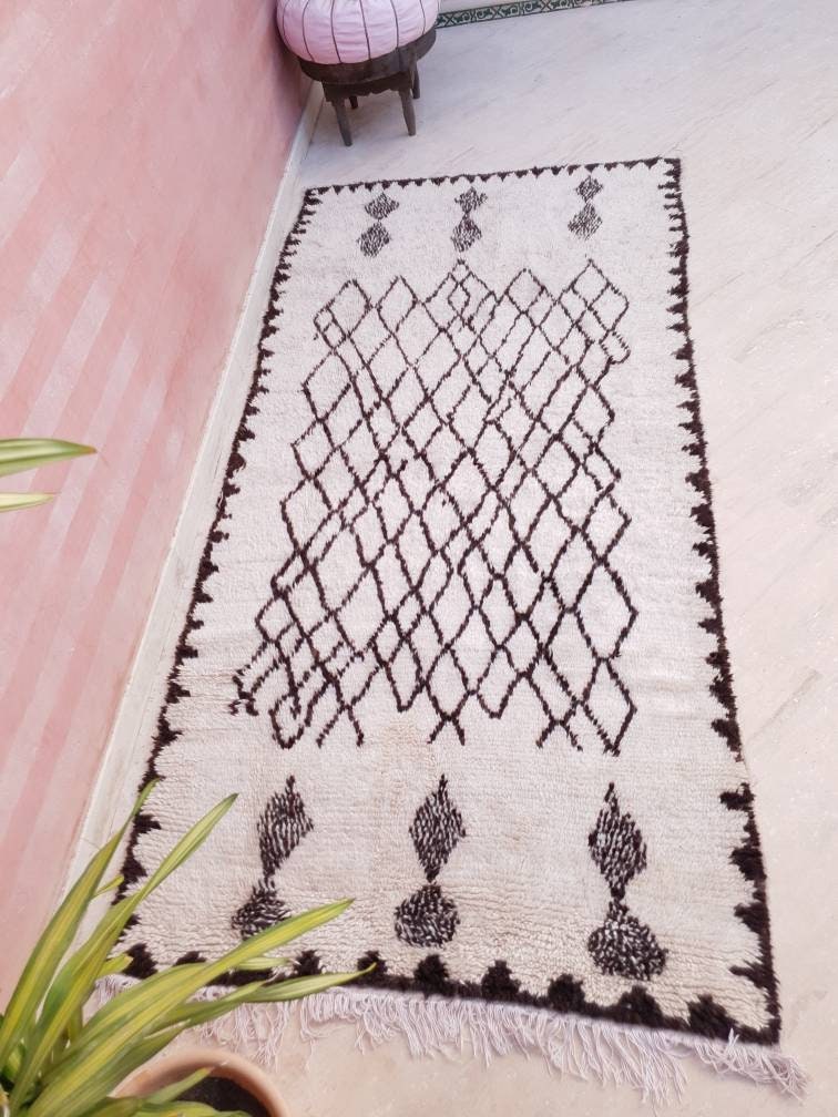Vintage Moroccan rug 4.1x8.5 Azilal rug | Precious Vintage berber wool rug | Handmade carpet