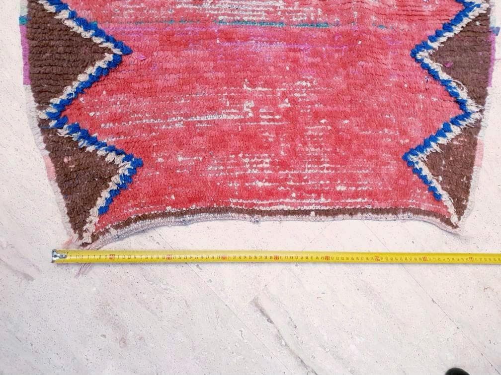 Vintage Moroccan Rug 2.9x7.2 blush red Boujaad rug Unique runner Rug, bedroom rug, living room rug pink accent rug