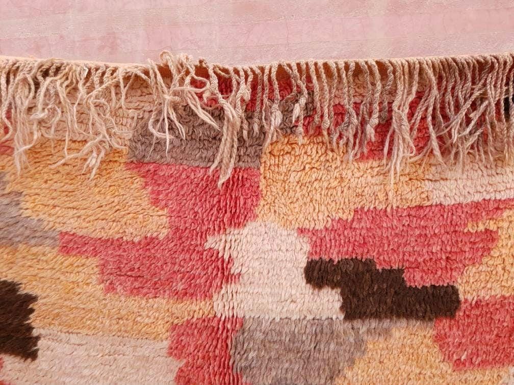 Vintage Moroccan rug 4.1x10.5 Stunning Boujaad rug, Checkered Boujad Rug, blush warm tones muted rug  living room rug