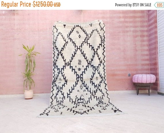 Vintage Berber Azilal Rug, Handmade Moroccan Geometric Rug (4.1x8.5 ft)