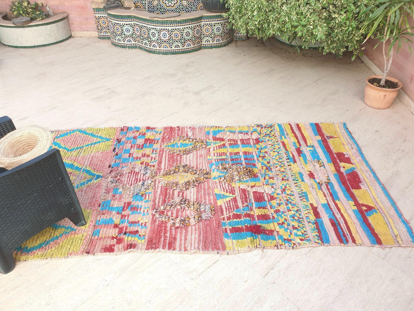 Gorgeous Vintage Moroccan Art Rug, Tribal Boujaad Rug 4.7x9 ft