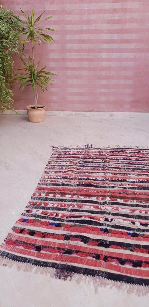 Vintage Moroccan Rug 4.1x6.2  Beautiful Unique berber kilim rug, embroidery like woven wool flatweave rug with boucherouite knots