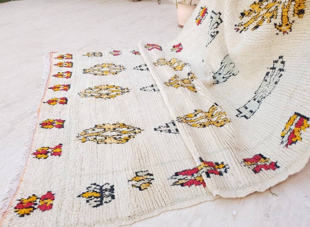 Vintage Beige Moroccan Azilal Rug 5x7.6, Fluffy Berber Rug