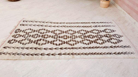 Vintage Moroccan rug, Azilal rug, Precious midcentury berber morrocan rug bedroom rug living room rug boho rug boujaad rug
