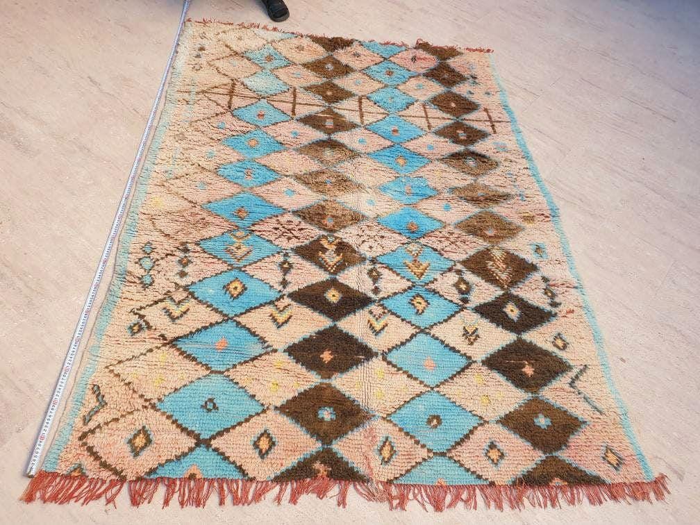 Vintage Moroccan Rug 5.6x7.5 Stunning Blush Peach Blue Boujaad rug Geometric boujad rug, Moroccan rug | Pastels carpet