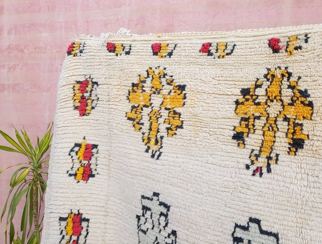 Vintage Beige Moroccan Azilal Rug 5x7.6, Fluffy Berber Rug