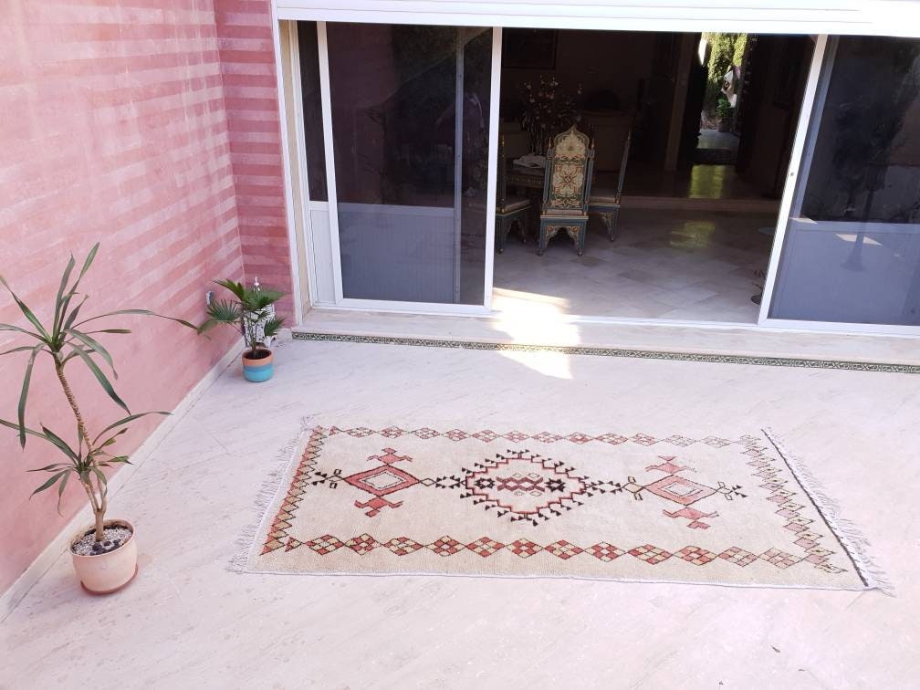 Vintage Blush Pink Moroccan Rug, Mid-Century Berber Azilal Rug (4.5x9.5 ft)