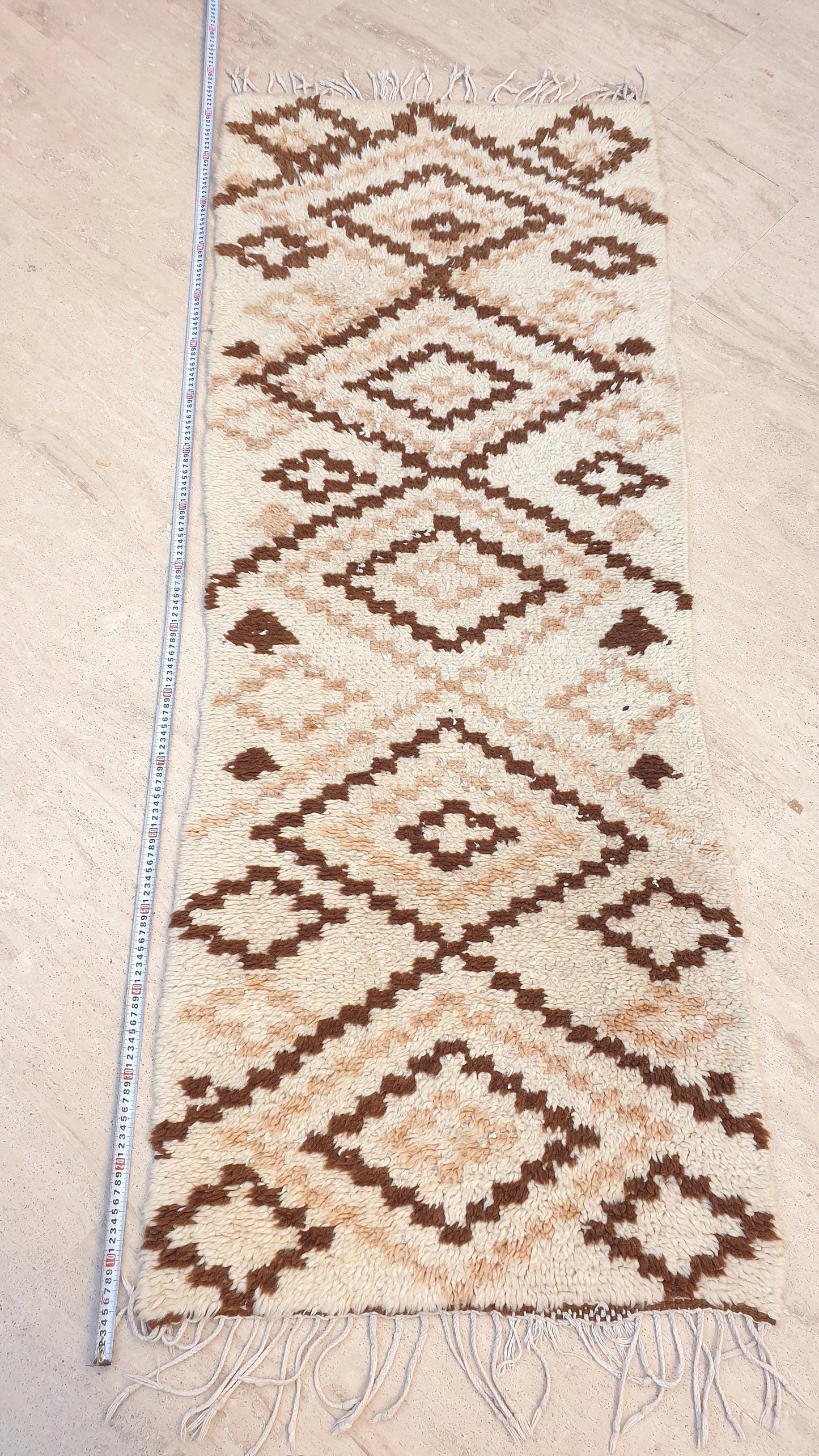 Vintage Moroccan Rug 2.4x6.4  Gorgeous offwhite Beige rug |  geometric beige brown azilal  rug boujaad rug | entr