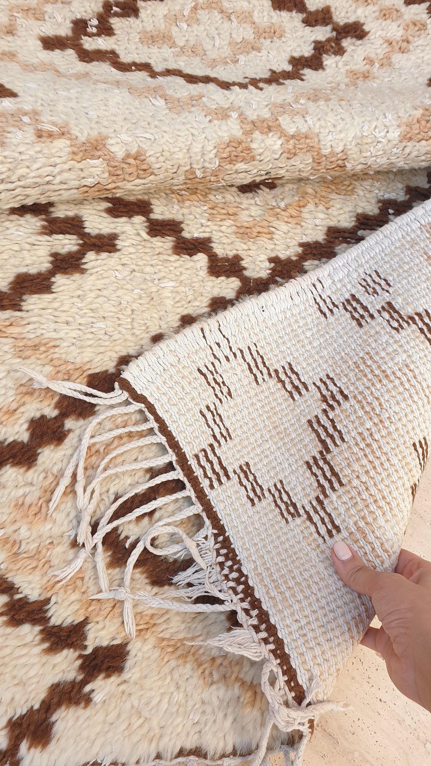 Vintage Moroccan Rug 2.4x6.4  Gorgeous offwhite Beige rug |  geometric beige brown azilal  rug boujaad rug | entr