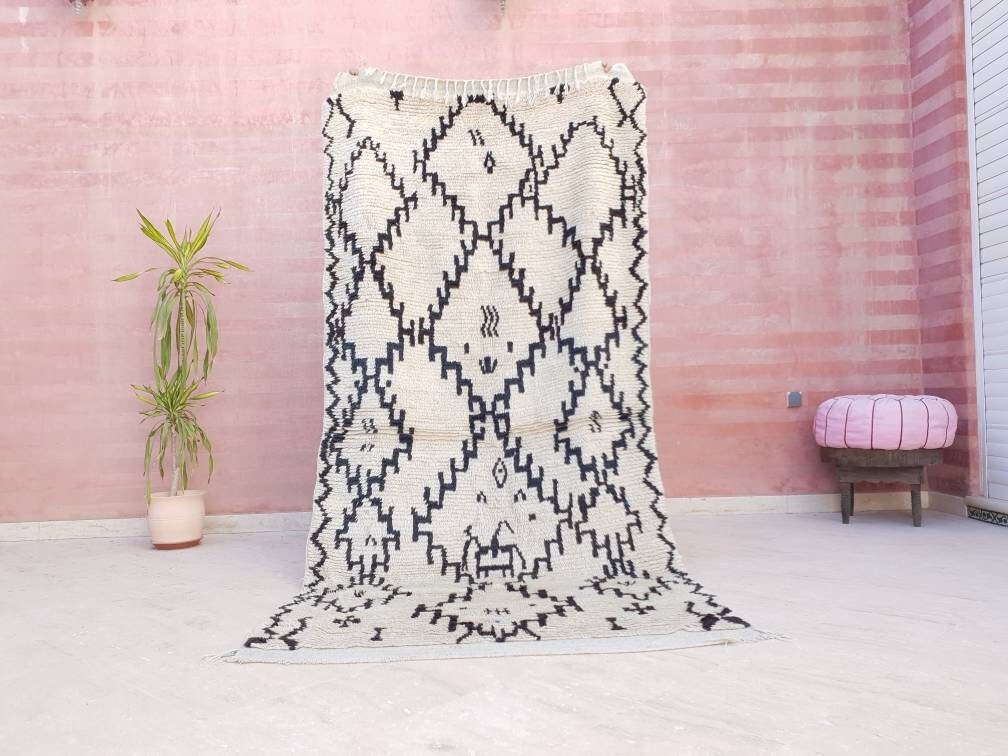 Vintage Berber Azilal Rug, Handmade Moroccan Geometric Rug (4.1x8.5 ft)
