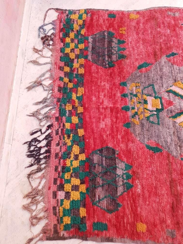 Vintage Moroccan Rug 5.6x6.7 incredible Abstract Muted Rug "That Face" Striking vintage Boujaad Rug | Boujad rugs