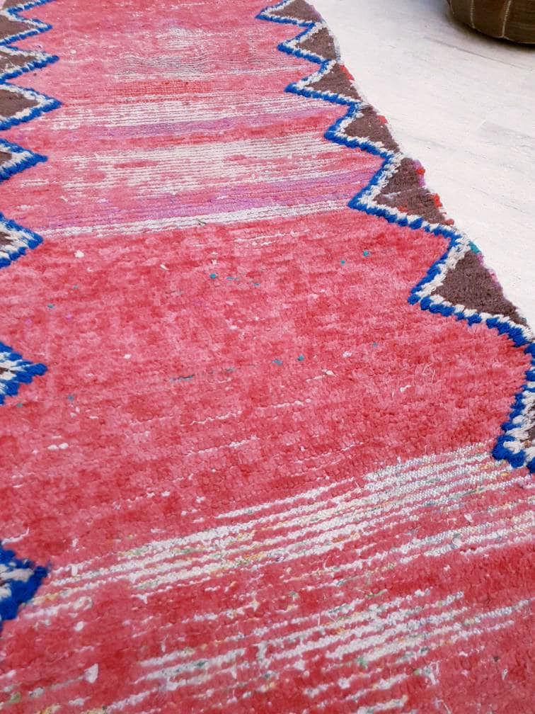 Vintage Moroccan Rug 2.9x7.2 blush red Boujaad rug Unique runner Rug, bedroom rug, living room rug pink accent rug