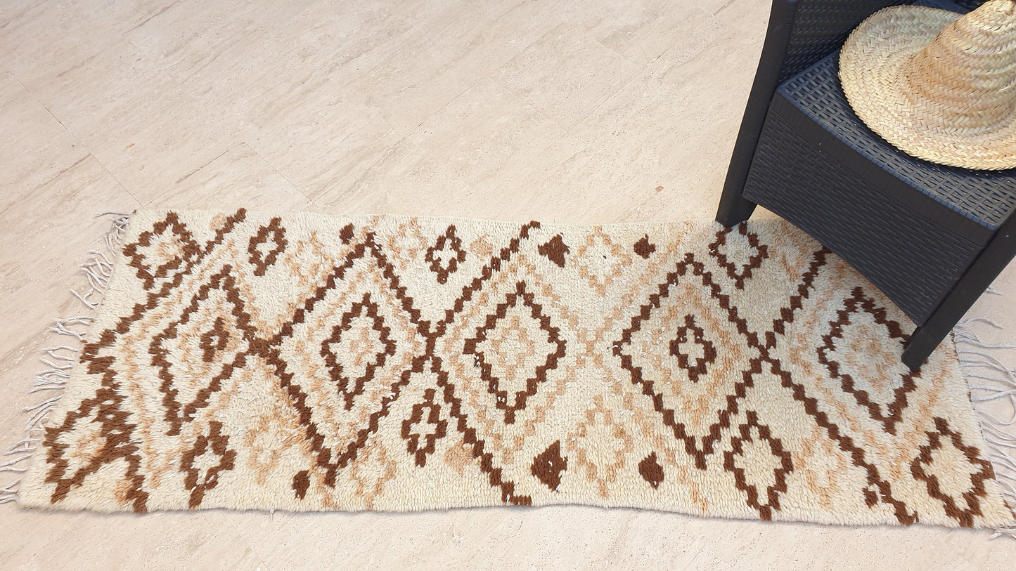 Vintage Moroccan Rug 2.4x6.4  Gorgeous offwhite Beige rug |  geometric beige brown azilal  rug boujaad rug | entr