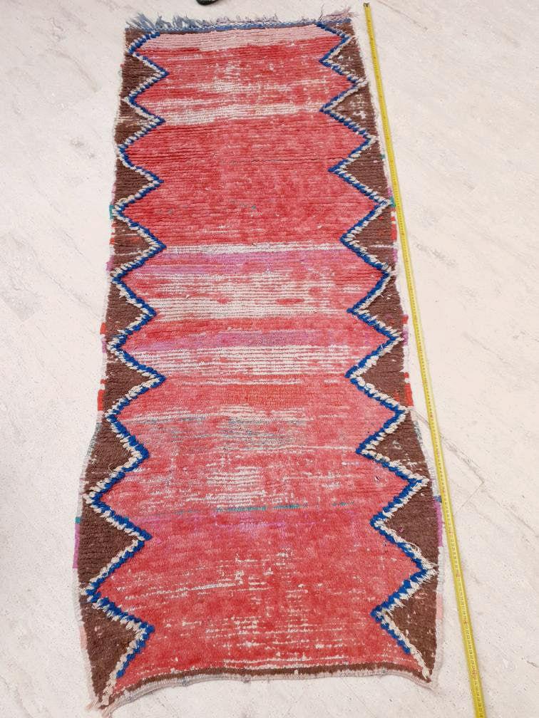 Vintage Moroccan Rug 2.9x7.2 blush red Boujaad rug Unique runner Rug, bedroom rug, living room rug pink accent rug