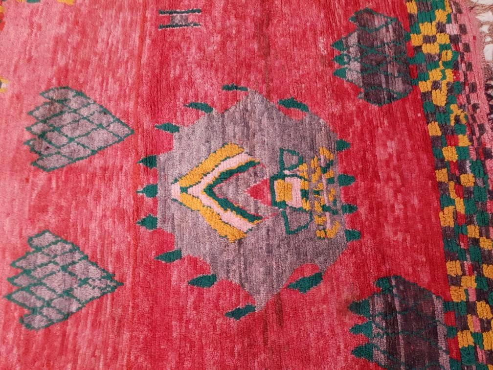 Vintage Moroccan Rug 5.6x6.7 incredible Abstract Muted Rug "That Face" Striking vintage Boujaad Rug | Boujad rugs