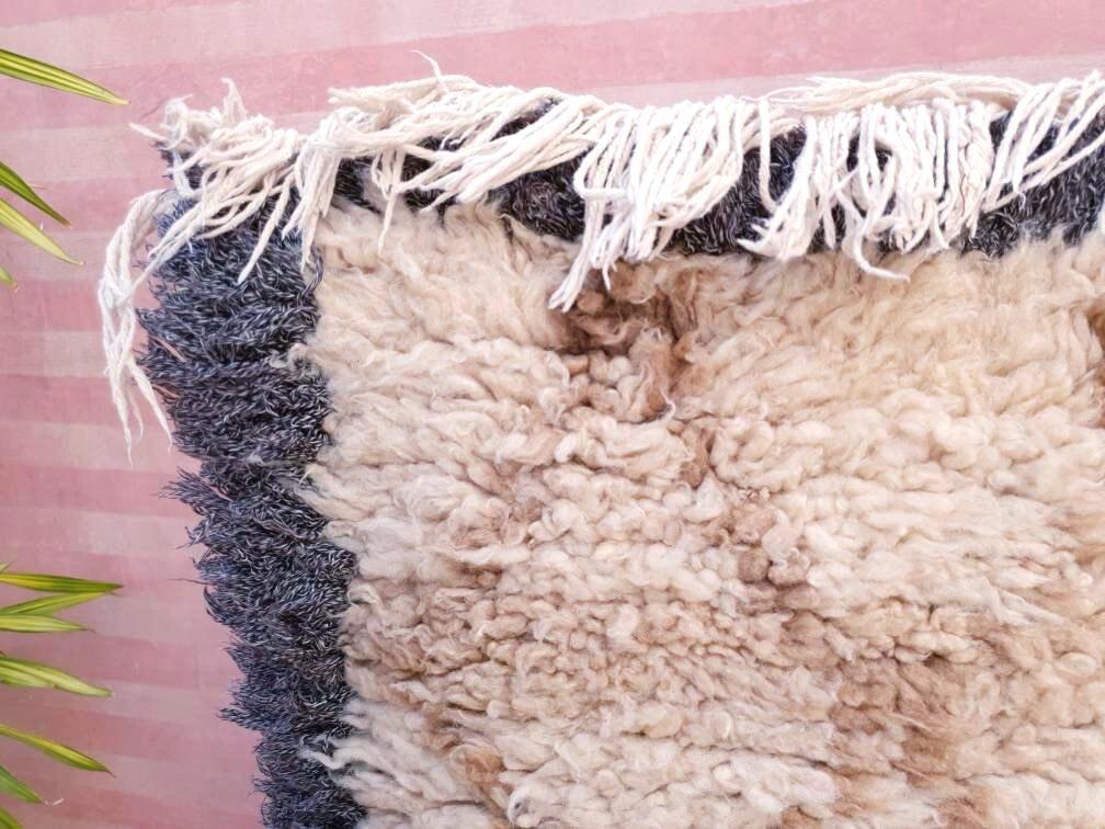 Vintage Moroccan rug 2.7x5.6 offwhite Beige brown rug | Unique Authentic vintage azilal  rug boujaad rug | entryway berber rug